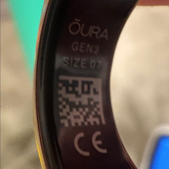 Oura Gen3 Gold Ring - zero issues, NO charger - Picture 3 of 3